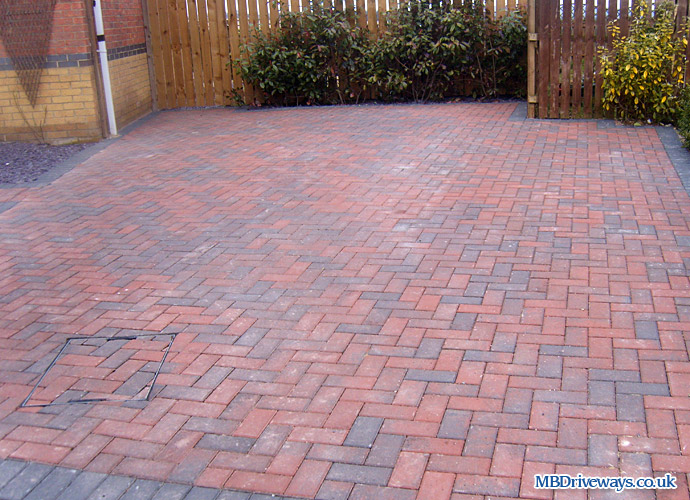 driveway, thomas armstrong, armpave, rectangle, recessed manhole cover, slate, edging, step