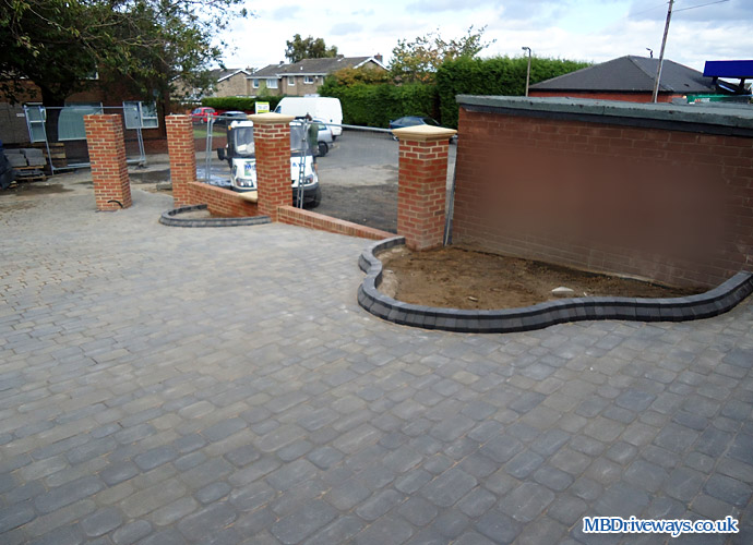 driveway, beds, flower beds, edging, edge, boot kurb, thomas armstrong, beamish cobbles