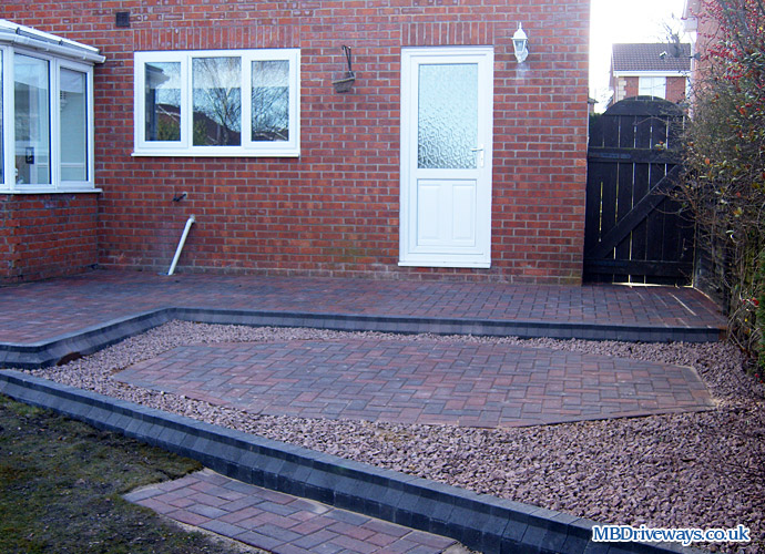 patio, edging, red gravel, chippings, boot kerb, 