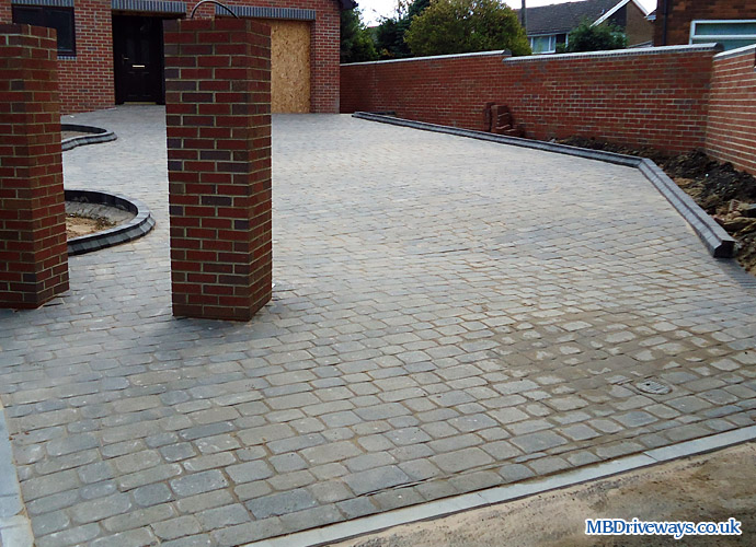 driveway, beds, flower beds, edging, edge, boot kurb, thomas armstrong, beamish cobbles